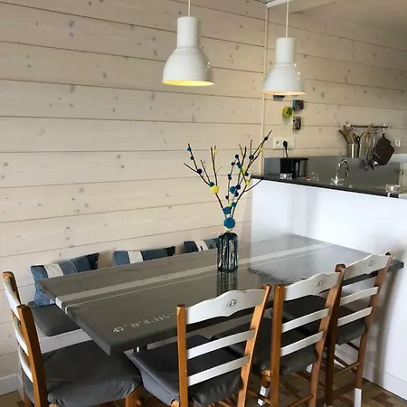 Maison Bord De Au Vieil 3 Etoiles Нуармутье